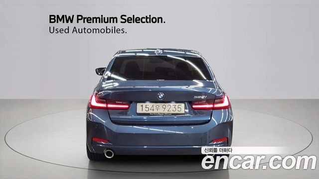 BMW 3-Series 320i