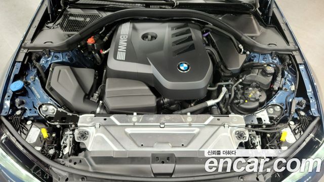BMW 3-Series 320i