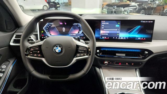 BMW 3-Series 320i