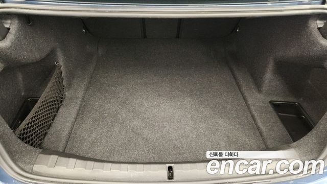 BMW 3-Series 320i