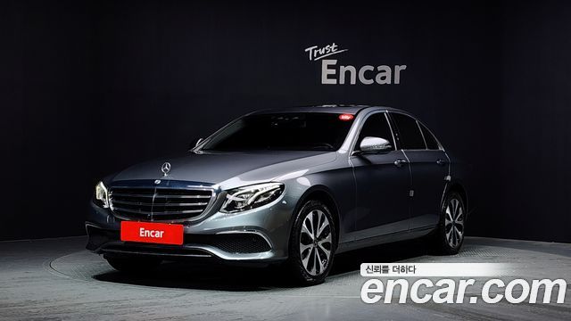 Mercedes-Benz E-Class E300 4MATIC Exclusive
