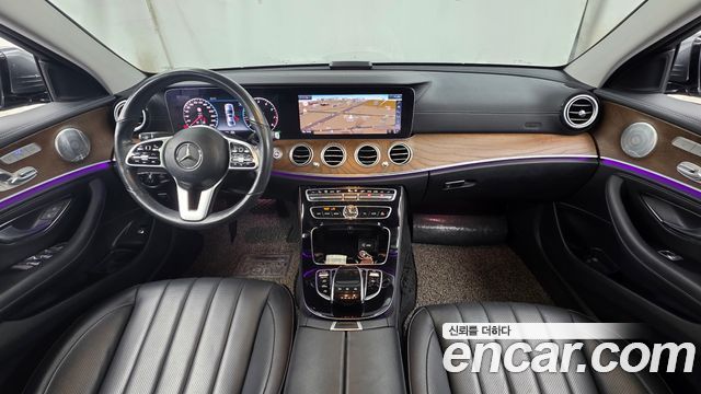Mercedes-Benz E-Class E300 4MATIC Exclusive