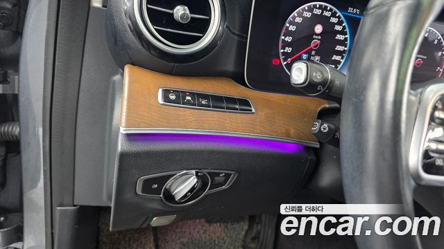 Mercedes-Benz E-Class E300 4MATIC Exclusive