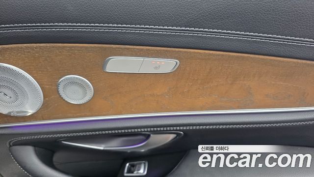 Mercedes-Benz E-Class E300 4MATIC Exclusive