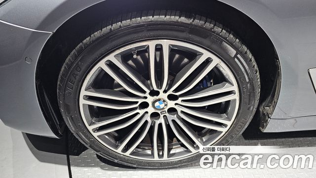 BMW 5-Series 530i xDrive M Sport Package Plus