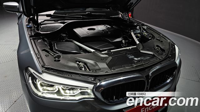 BMW 5-Series 530i xDrive M Sport Package Plus