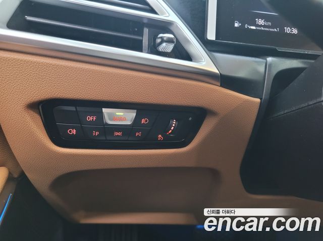 BMW 3-Series 320i