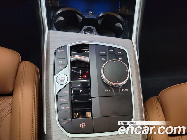 BMW 3-Series 320i