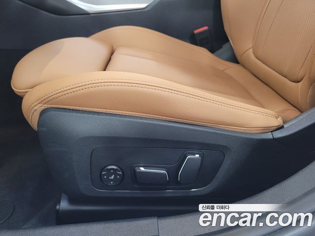 BMW 3-Series 320i