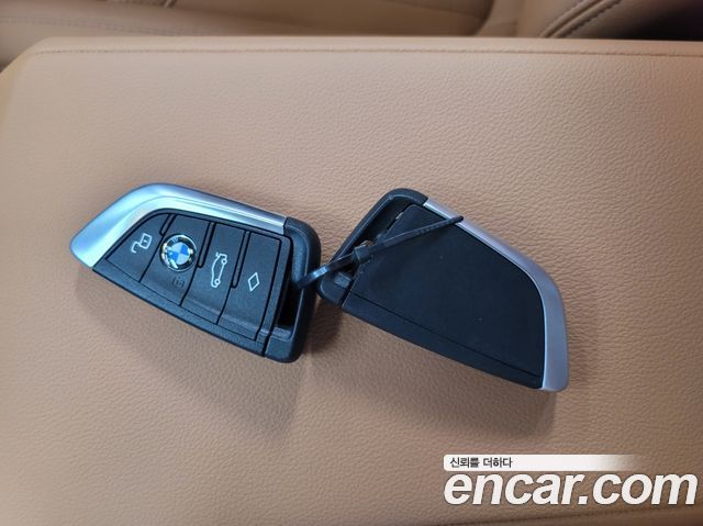 BMW 3-Series 320i