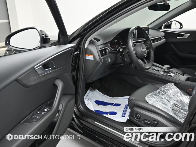 Audi A4 30 TDI Premium