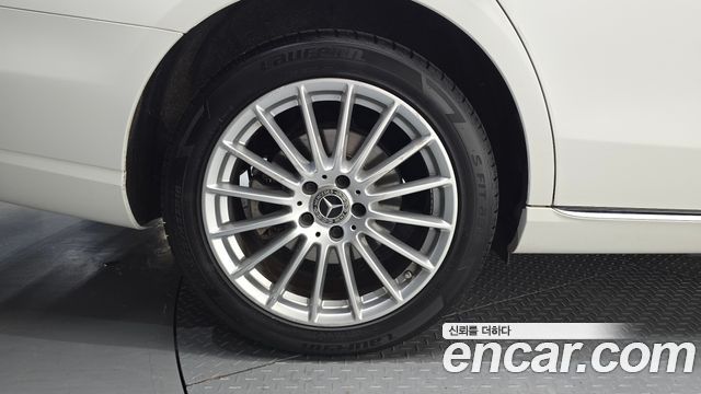 Mercedes-Benz E-Class E220d 4MATIC Exclusive