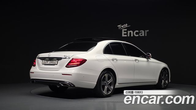 Mercedes-Benz E-Class E300 4MATIC Avnatgarde