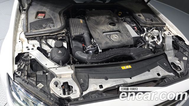 Mercedes-Benz E-Class E300 4MATIC Avnatgarde