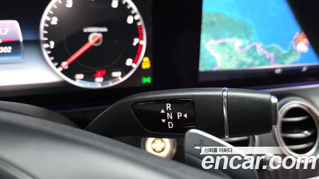 Mercedes-Benz E-Class E300 4MATIC Avnatgarde