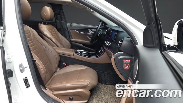 Mercedes-Benz E-Class E300 4MATIC Avnatgarde