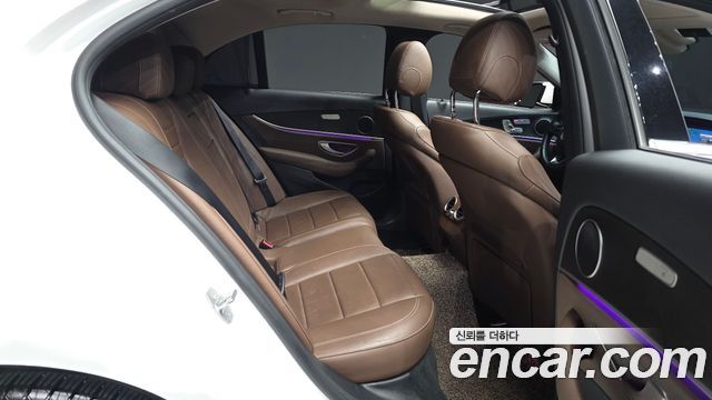 Mercedes-Benz E-Class E300 4MATIC Avnatgarde