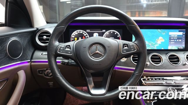 Mercedes-Benz E-Class E300 4MATIC Avnatgarde