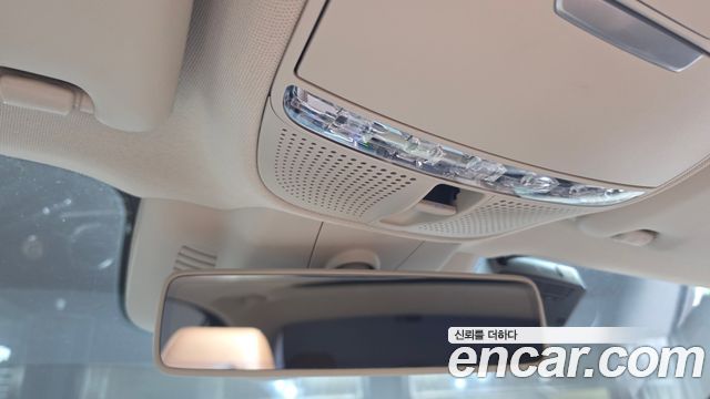 Mercedes-Benz E-Class E300 4MATIC Avnatgarde
