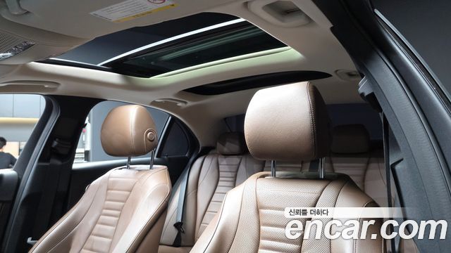 Mercedes-Benz E-Class E300 4MATIC Avnatgarde