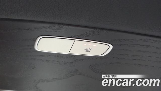 Mercedes-Benz E-Class E300 4MATIC Avnatgarde
