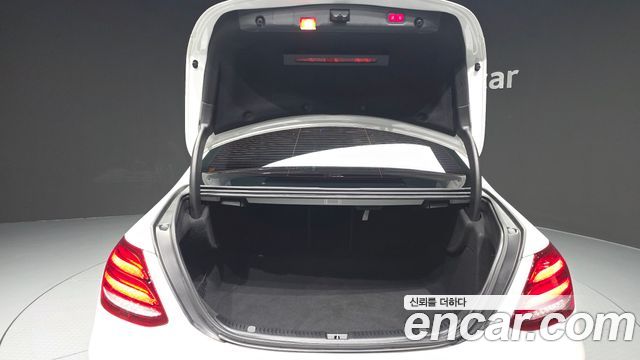 Mercedes-Benz E-Class E300 4MATIC Avnatgarde