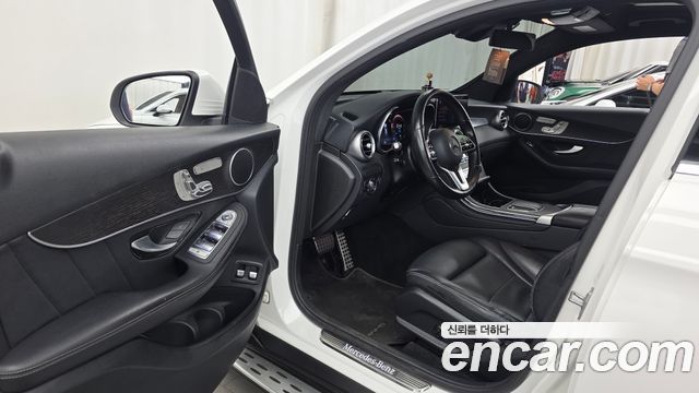 Mercedes-Benz GLC-Class GLC300e 4MATIC Coupe