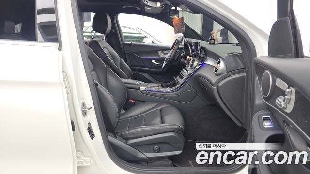 Mercedes-Benz GLC-Class GLC300e 4MATIC Coupe