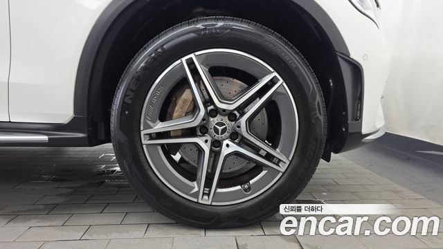 Mercedes-Benz GLC-Class GLC300e 4MATIC Coupe