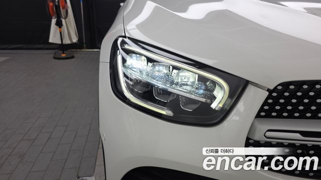 Mercedes-Benz GLC-Class GLC300e 4MATIC Coupe