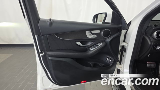 Mercedes-Benz GLC-Class GLC300e 4MATIC Coupe