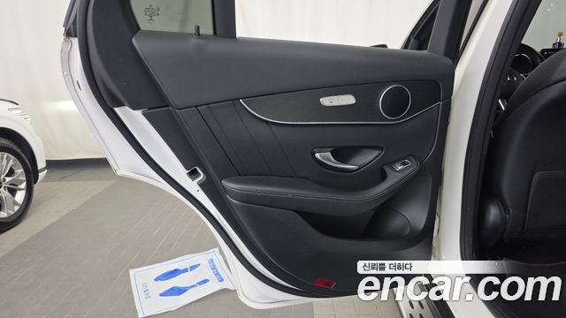 Mercedes-Benz GLC-Class GLC300e 4MATIC Coupe
