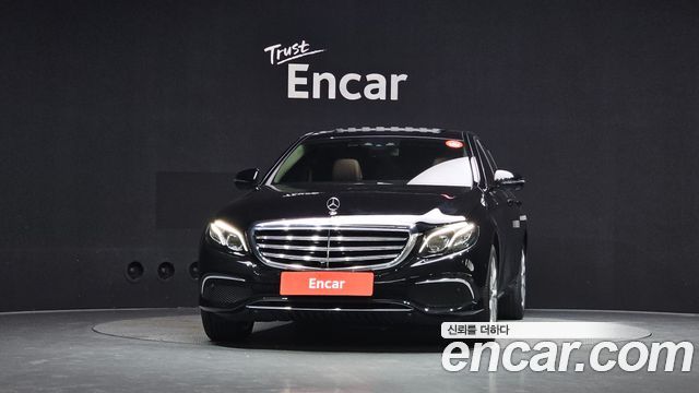 Mercedes-Benz E-Class E300 4MATIC Exclusive