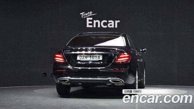 Mercedes-Benz E-Class E300 4MATIC Exclusive