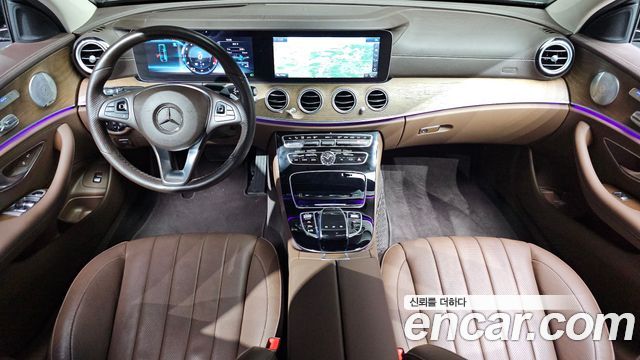 Mercedes-Benz E-Class E300 4MATIC Exclusive