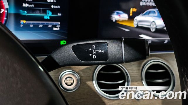 Mercedes-Benz E-Class E300 4MATIC Exclusive