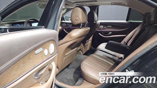 Mercedes-Benz E-Class E300 4MATIC Exclusive
