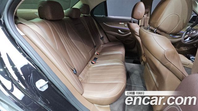 Mercedes-Benz E-Class E300 4MATIC Exclusive