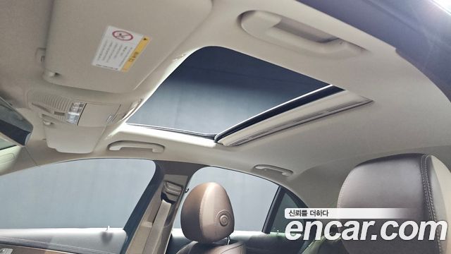 Mercedes-Benz E-Class E300 4MATIC Exclusive