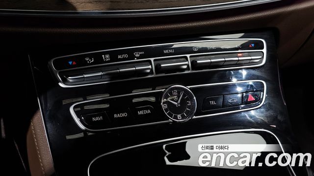 Mercedes-Benz E-Class E300 4MATIC Exclusive