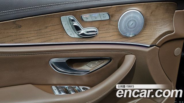Mercedes-Benz E-Class E300 4MATIC Exclusive