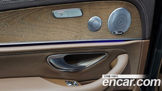 Mercedes-Benz E-Class E300 4MATIC Exclusive