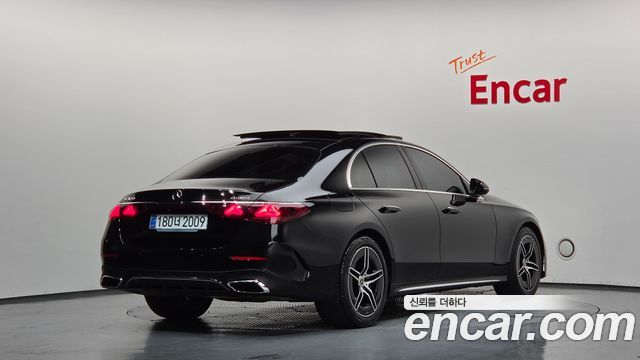 Mercedes-Benz E-Class E300 4MATIC AMG Line