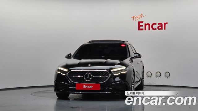 Mercedes-Benz E-Class E300 4MATIC AMG Line