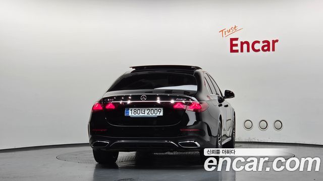Mercedes-Benz E-Class E300 4MATIC AMG Line