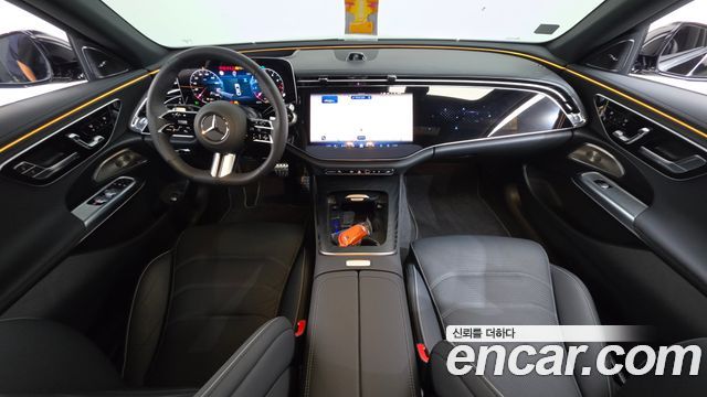 Mercedes-Benz E-Class E300 4MATIC AMG Line