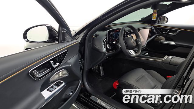 Mercedes-Benz E-Class E300 4MATIC AMG Line