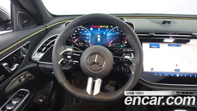 Mercedes-Benz E-Class E300 4MATIC AMG Line
