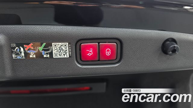 Mercedes-Benz E-Class E300 4MATIC AMG Line