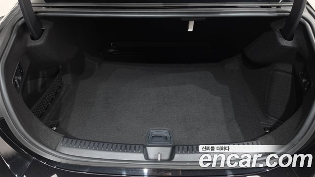 Mercedes-Benz E-Class E300 4MATIC AMG Line